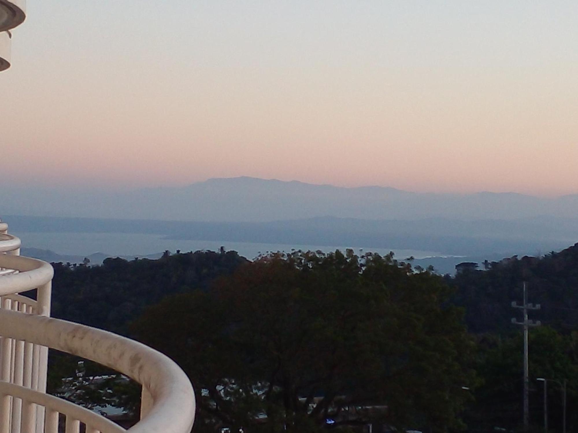 Tagaytay Prime Residences With Swimming Pool & Viewing Deck Tagaytay City Szoba fotó